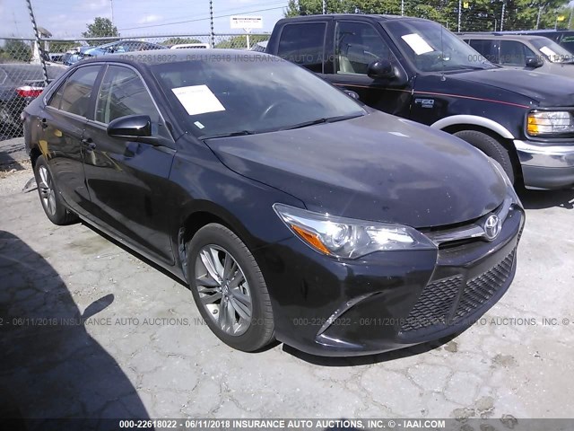 4T1BF1FK1HU750027 - 2017 TOYOTA CAMRY LE/XLE/SE/XSE BLACK photo 1