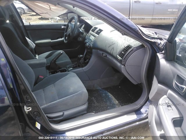 1HGCM56177A165225 - 2007 HONDA ACCORD VALUE BLUE photo 5