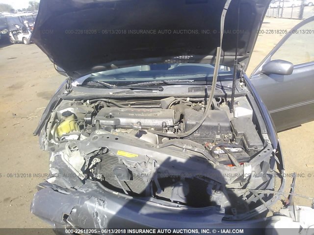 JTDBE30K320053288 - 2002 TOYOTA CAMRY LE/XLE/SE ნაცრისფერი ფოტო 10