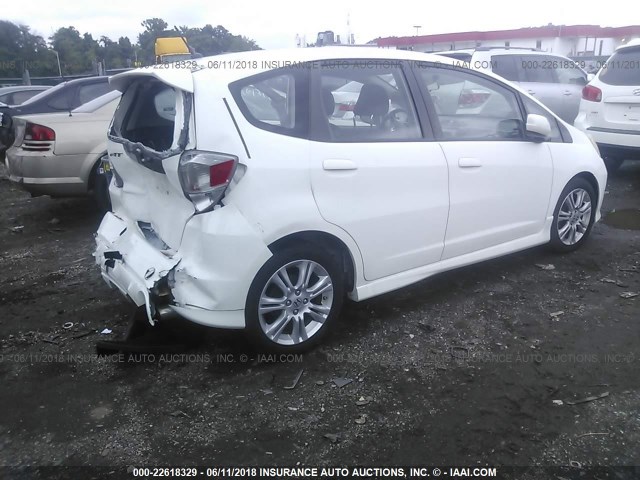 JHMGE88459S010450 - 2009 HONDA FIT SPORT WHITE photo 4