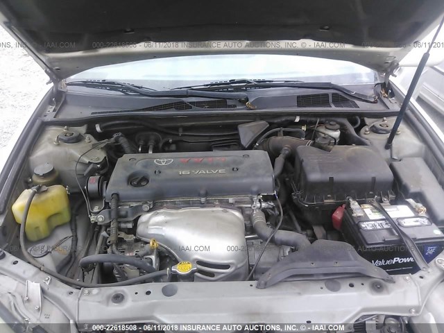 JTDBE32K130227258 - 2003 TOYOTA CAMRY LE/XLE Արծաթագույն լուսանկար 10