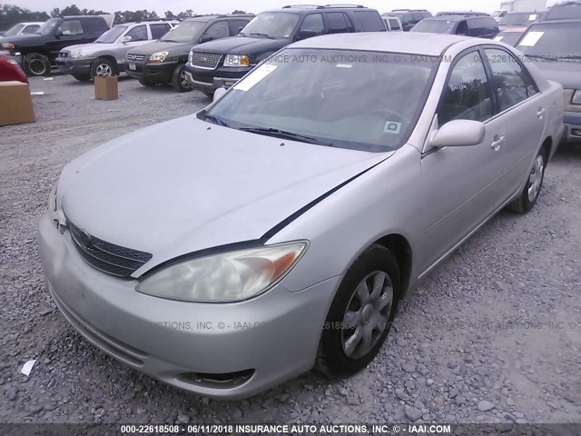 JTDBE32K130227258 - 2003 TOYOTA CAMRY LE/XLE SILVER photo 2