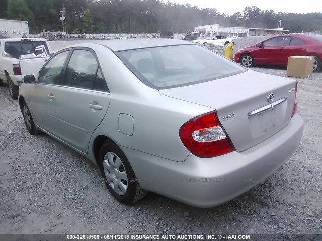 JTDBE32K130227258 - 2003 TOYOTA CAMRY LE/XLE SILVER photo 3