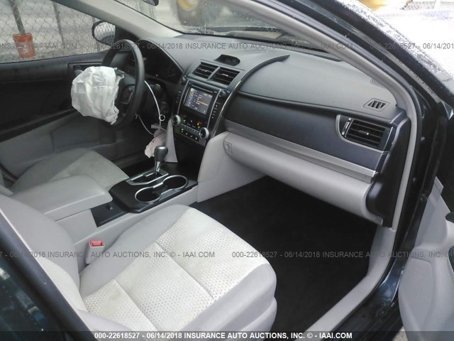 4T1BF1FK6CU090754 - 2012 TOYOTA CAMRY SE/LE/XLE 黑色 照片 5