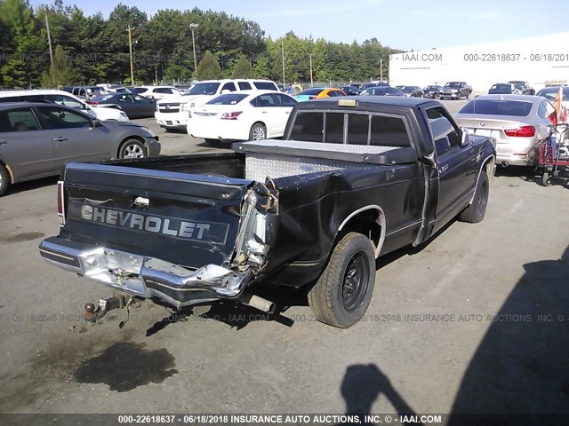 1GCCS14R6J2121062 - 1988 CHEVROLET S TRUCK S10 BLACK photo 4