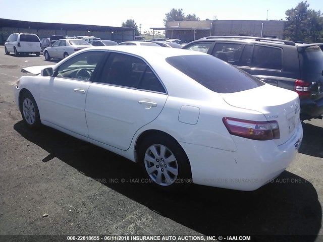 JTNBE46K573024681 - 2007 TOYOTA CAMRY NEW GENERAT CE/LE/XLE/SE WHITE photo 3
