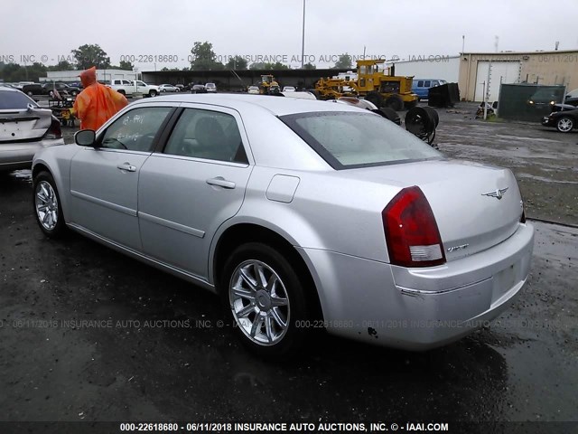 2C3JA53G55H595779 - 2005 CHRYSLER 300 TOURING SILVER photo 3