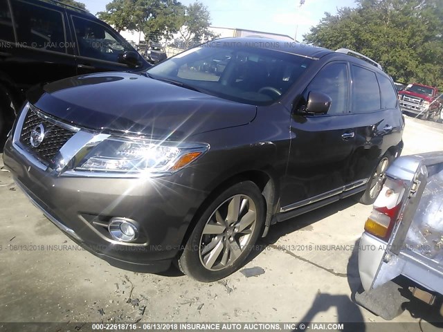 5N1AR2MN4GC650997 - 2016 NISSAN PATHFINDER S/SV/SL/PLATINUM 棕色 照片 2