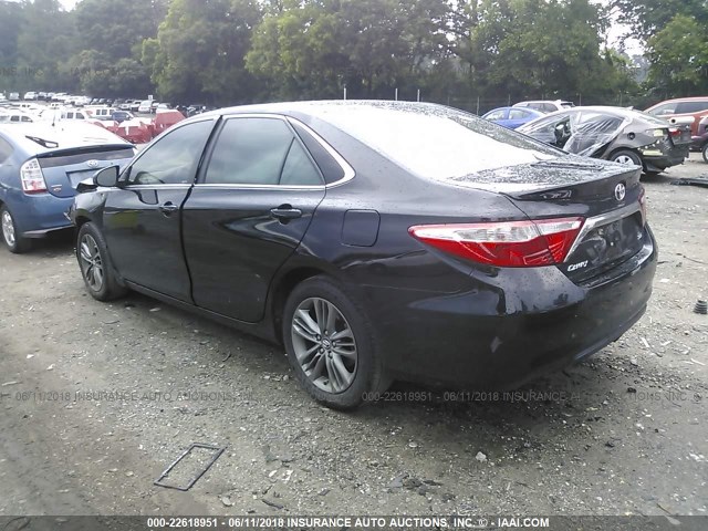 4T1BF1FK7GU265714 - 2016 TOYOTA CAMRY LE/XLE/SE/XSE 黑色 照片 3