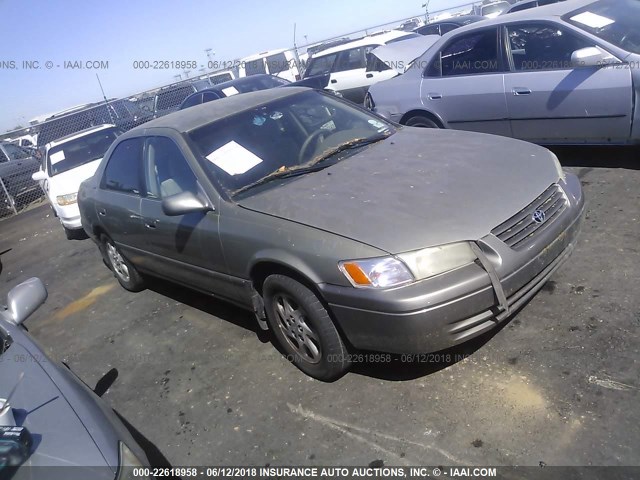 JT2BF22K8X0224752 - 1999 TOYOTA CAMRY LE/XLE Champagne photo 1