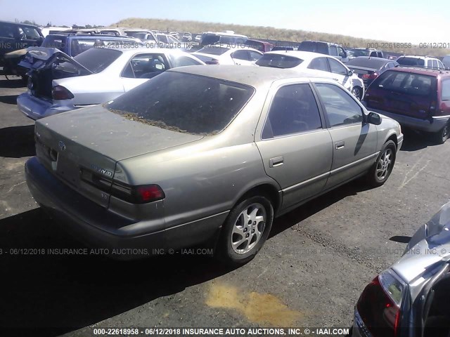 JT2BF22K8X0224752 - 1999 TOYOTA CAMRY LE/XLE Champagne photo 4