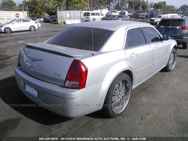 2C3KA53G06H183596 - 2006 CHRYSLER 300 TOURING ვერცხლისფერი ფოტო 4