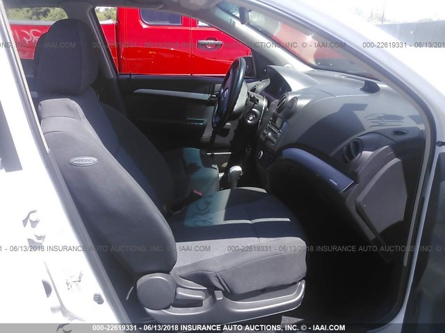 KL1TD5DE9BB258097 - 2011 CHEVROLET AVEO LS/LT 白色 照片 5