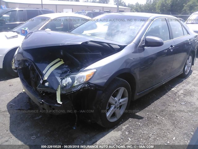 4T1BF1FK3EU371235 - 2014 TOYOTA CAMRY L/SE/LE/XLE 海军蓝 照片 2