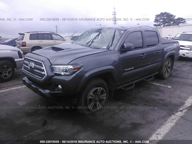 5TFCZ5AN4GX018027 - 2016 TOYOTA TACOMA DBL CAB/SR/SR5/TRD SPT/OR GRAY photo 2