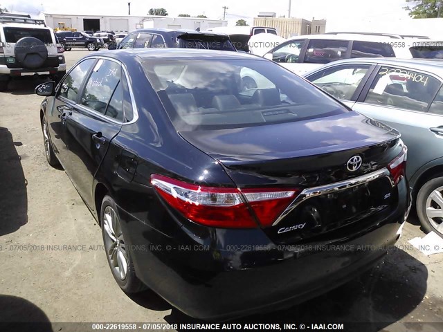 4T1BF1FK3FU097536 - 2015 TOYOTA CAMRY LE/XLE/SE/XSE BLACK photo 3