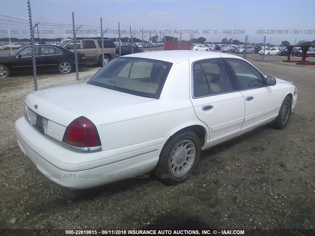 2FAFP74W42X119709 - 2002 FORD CROWN VICTORIA LX/SPORT WHITE photo 4