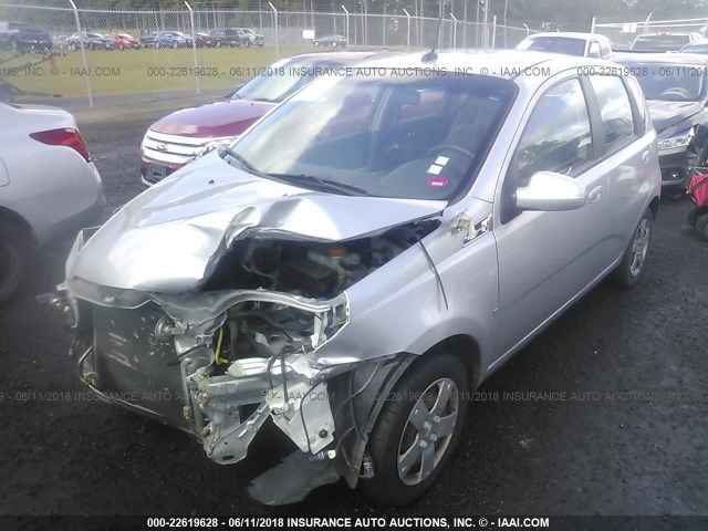 KL1TD66E09B378609 - 2009 CHEVROLET AVEO LS/LT SILVER photo 2