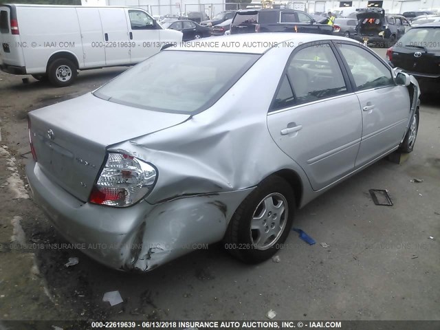 4T1BF32K22U531053 - 2002 TOYOTA CAMRY LE/XLE/SE ნაცრისფერი ფოტო 4