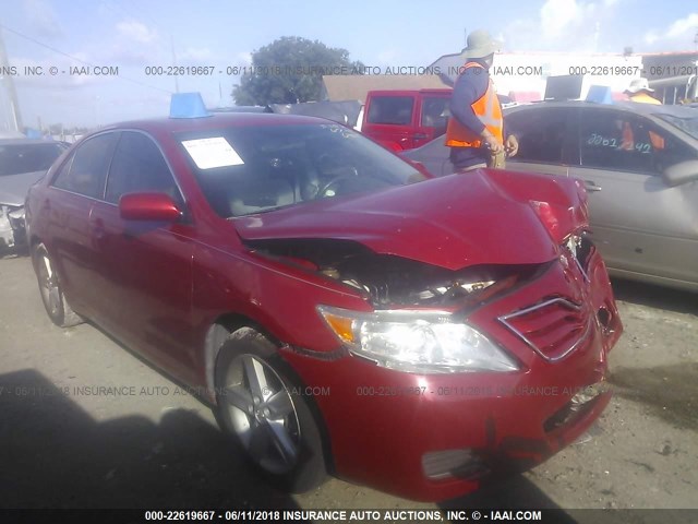 4T1BF3EK4BU137873 - 2011 TOYOTA CAMRY SE/LE/XLE RED photo 1