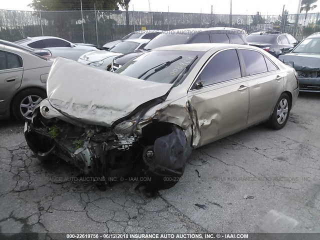 JTNBE46K273008969 - 2007 TOYOTA CAMRY NEW GENERAT CE/LE/XLE/SE GOLD photo 2