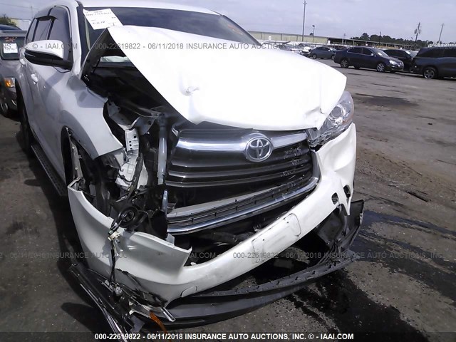 5TDZKRFH8FS045681 - 2015 TOYOTA HIGHLANDER LE/LE PLUS WHITE photo 6