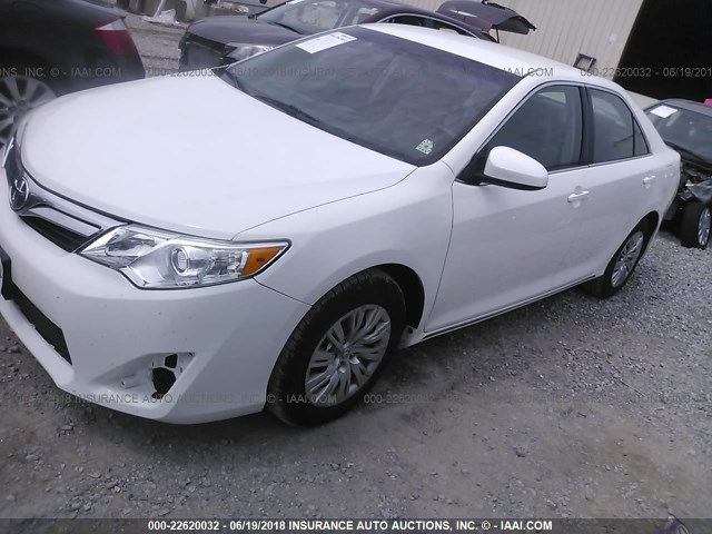4T1BF1FK5CU537171 - 2012 TOYOTA CAMRY SE/LE/XLE WHITE photo 2