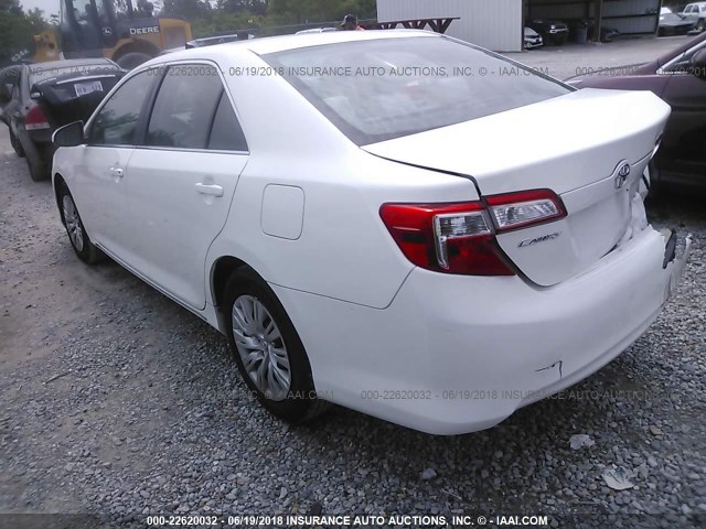 4T1BF1FK5CU537171 - 2012 TOYOTA CAMRY SE/LE/XLE WHITE photo 3
