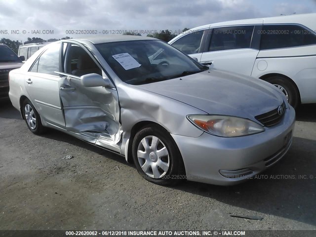 4T1BE32K42U102595 - 2002 TOYOTA CAMRY LE/XLE/SE ვერცხლისფერი ფოტო 1