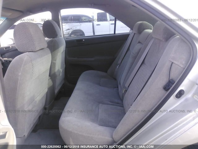 4T1BE32K42U102595 - 2002 TOYOTA CAMRY LE/XLE/SE ვერცხლისფერი ფოტო 8