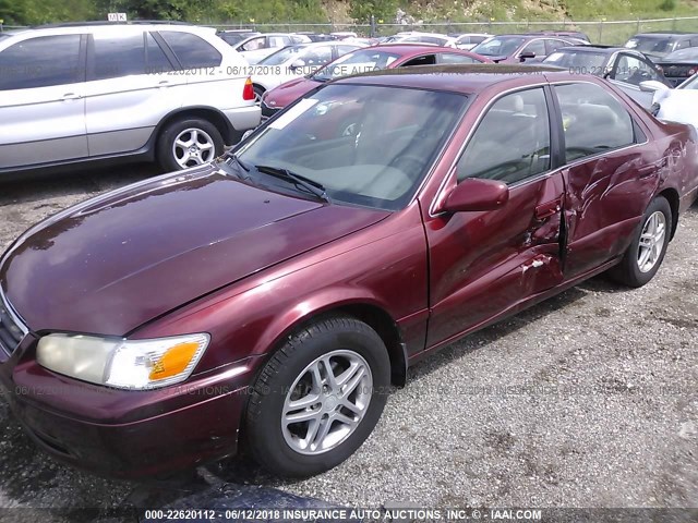 4T1BG22K81U056708 - 2001 TOYOTA CAMRY CE/LE/XLE RED photo 2