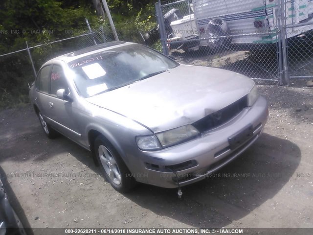 JN1CA21A7XT100864 - 1999 NISSAN MAXIMA GLE/GXE/SE SILVER photo 1