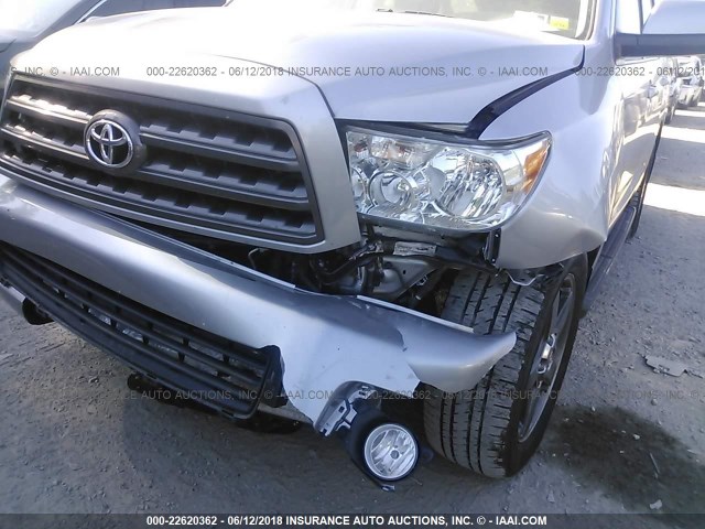 5TDBM5G17BS001509 - 2011 TOYOTA SEQUOIA SR5 GRAY photo 6