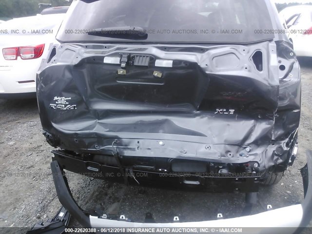 JTMWFREV6JJ155410 - 2018 TOYOTA RAV4 ADVENTURE/XLE 灰色 照片 6