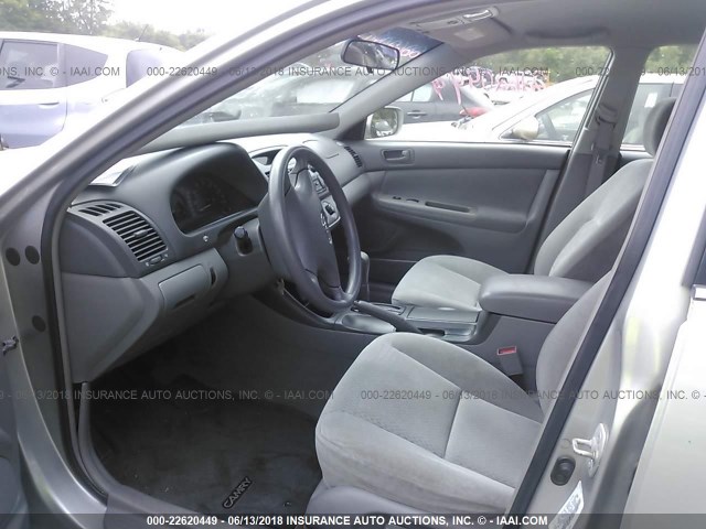 4T1BE32K43U194938 - 2003 TOYOTA CAMRY LE/XLE/SE 银色 照片 5