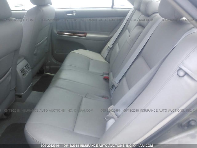 4T1BF30K75U594253 - 2005 TOYOTA CAMRY LE/XLE/SE ნაცრისფერი ფოტო 8