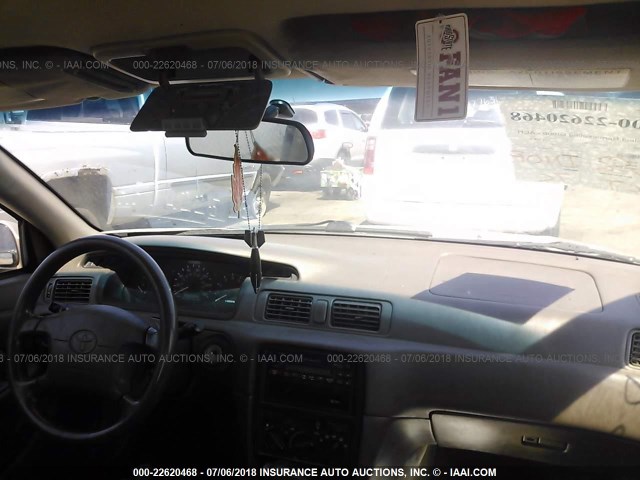 4T1BG22K9WU237906 - 1998 TOYOTA CAMRY CE/LE/XLE 棕色 照片 5