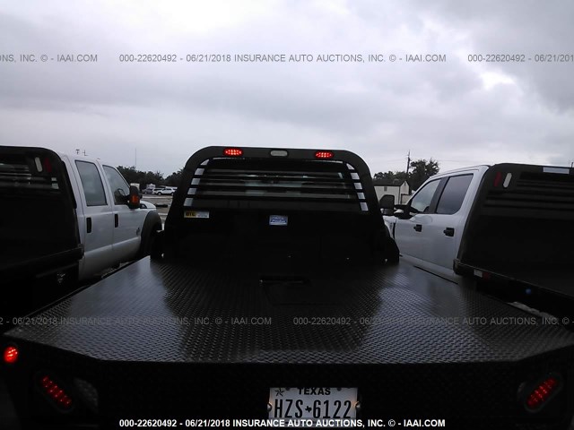 1FD0W5HT7HEE06796 - 2017 FORD F550 4X4 CREWCAB SUPER DUTY WHITE photo 8