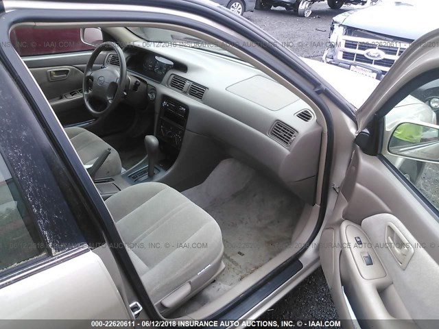 4T1BG28K51U829304 - 2001 TOYOTA CAMRY CE/LE/XLE GOLD photo 5
