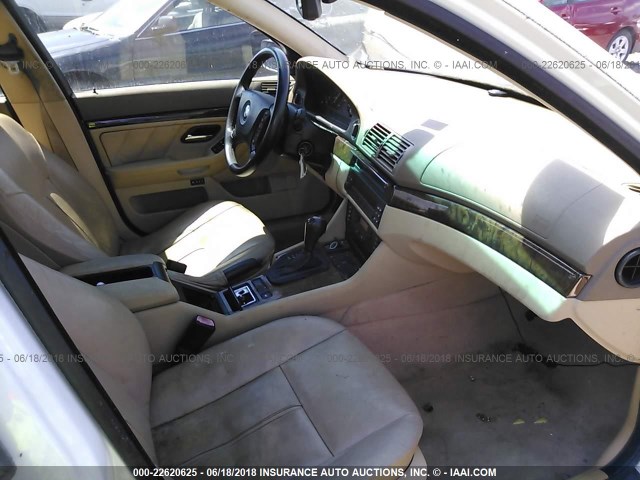 WBADN63472GN85493 - 2002 BMW 540 I AUTOMATIC WHITE photo 5