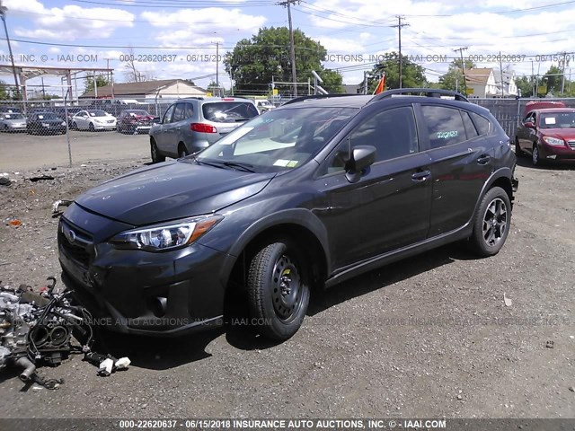 JF2GTAAC9J9271013 - 2018 SUBARU CROSSTREK GRAY photo 2