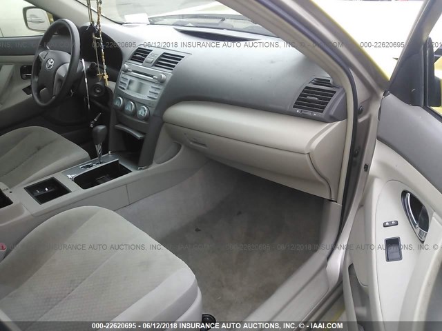 4T1BK46K77U052629 - 2007 TOYOTA CAMRY NEW GENERAT LE/XLE/SE GOLD photo 5
