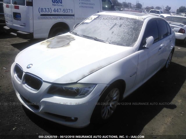 WBAPH53549A434406 - 2009 BMW 328 I SULEV WHITE photo 2