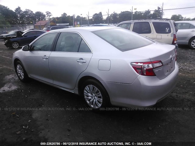 4T4BF1FK2CR224536 - 2012 TOYOTA CAMRY SE/LE/XLE ვერცხლისფერი ფოტო 3