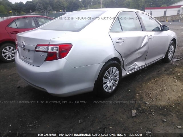 4T4BF1FK2CR224536 - 2012 TOYOTA CAMRY SE/LE/XLE ვერცხლისფერი ფოტო 4