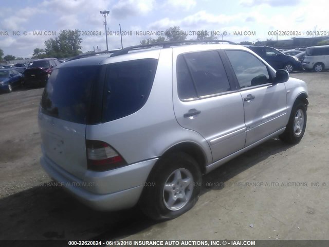 4JGAB54E3YA203144 - 2000 MERCEDES-BENZ ML 320 SILVER photo 4