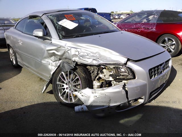 YV1MC67218J053051 - 2008 VOLVO C70 T5 SILVER photo 6