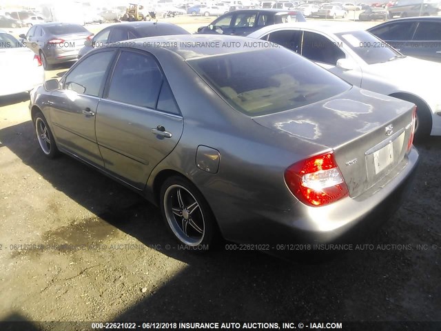 JTDBE32K630154954 - 2003 TOYOTA CAMRY LE/XLE Gold Foto 3