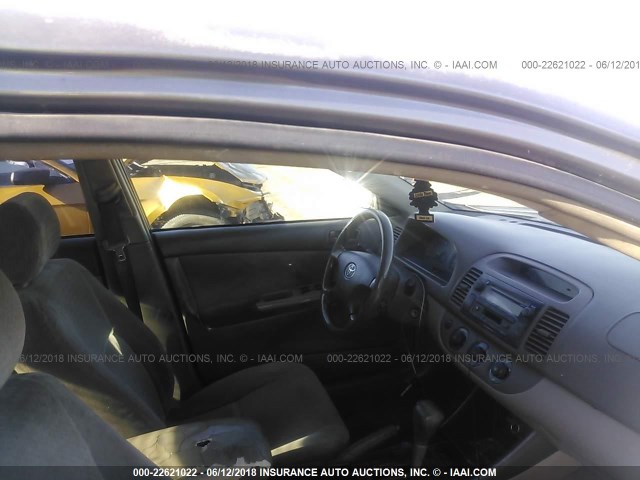 JTDBE32K630154954 - 2003 TOYOTA CAMRY LE/XLE GOLD photo 5