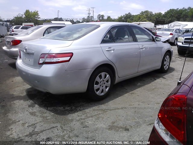 4T4BF3EK9AR003669 - 2010 TOYOTA CAMRY SE/LE/XLE ვერცხლისფერი ფოტო 4